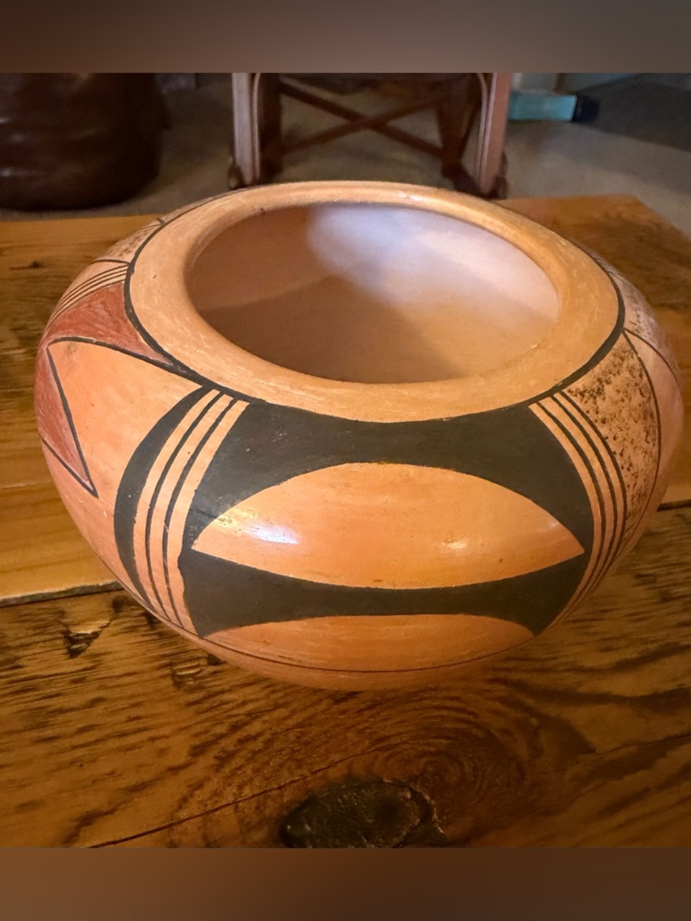 Beautiful vintage Hopi pottery piece signed by renowned Hopi artist Stella Huma. - Picture 6 of 13
